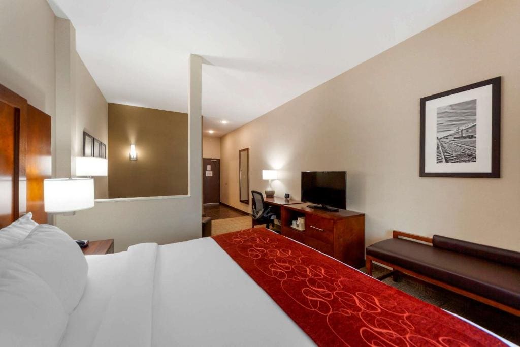 King Suite with Sofa Bed - Non-Smoking room - Image 1