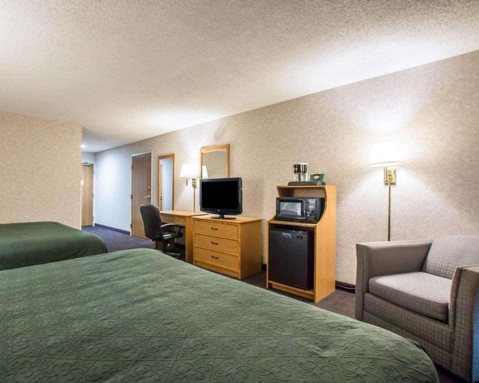 Accessible Room, 2 Queen Beds, Accessible Tub, Non Smoking room - Image 2