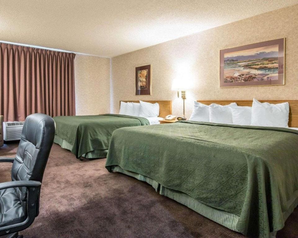 Suite, 2 Queen Beds, Non Smoking room - Image 3