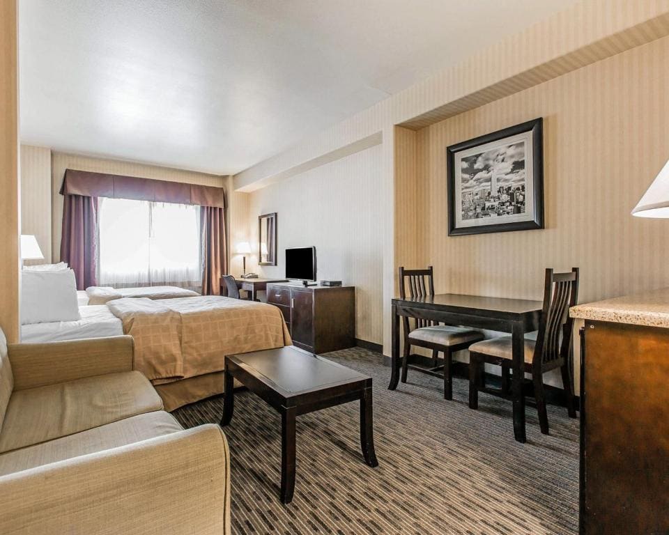 Suite, 2 Queen Beds with Sofa Bed, Non Smoking room - Image 3