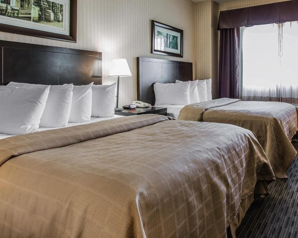 Accessible Suite, 2 Queen Beds, Roll-In Shower, Non Smoking room - Image 3