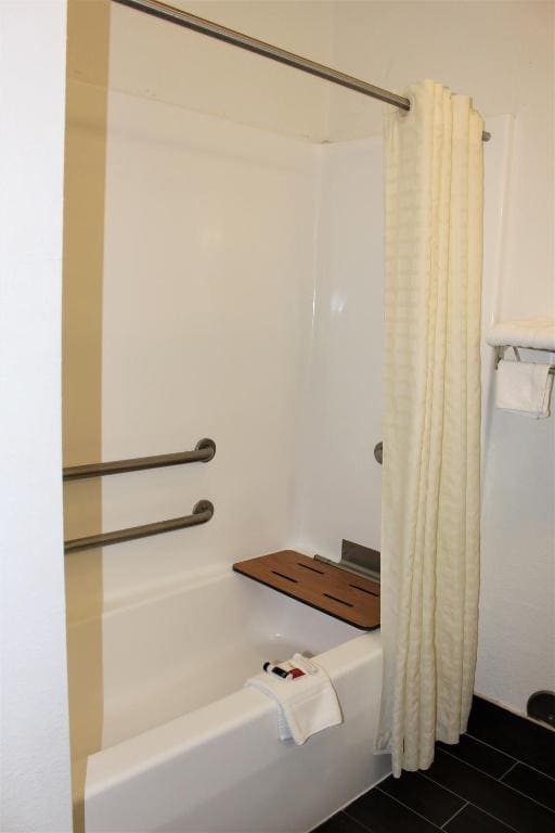 1 King Bed, Mobility Accessible Room, Non-Smoking Room room - Image 2