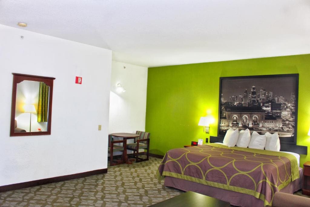 1 King Bed, Mobility Accessible Room, Non-Smoking Room room - Image 3