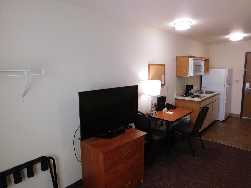 Queen Room - Disability Access room - Image 3
