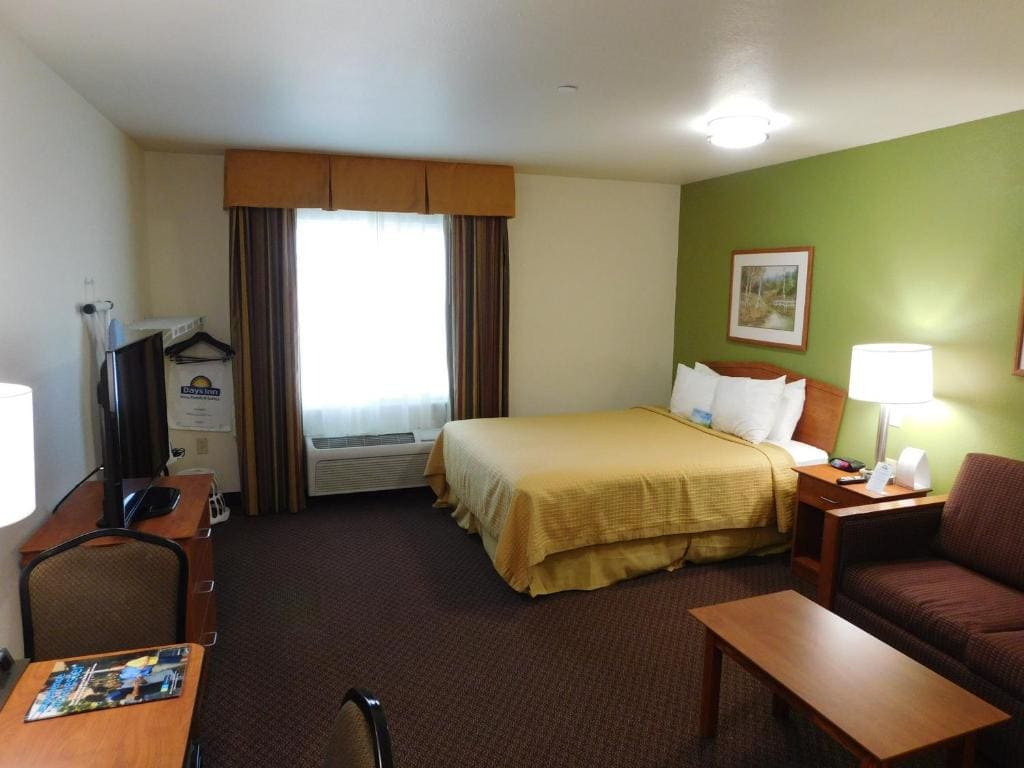 Queen Room - Disability Access room - Image 1