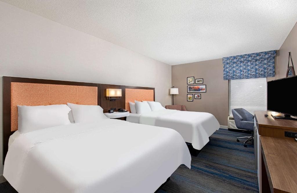 Room with Two Queen Beds - Non-Smoking room - Image 2