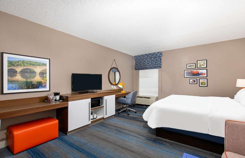 King Room with Sofa Bed and Study - Non-Smoking room - Image 1