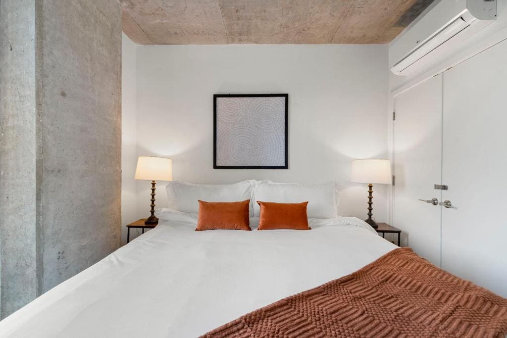 Apartment room - Image 2