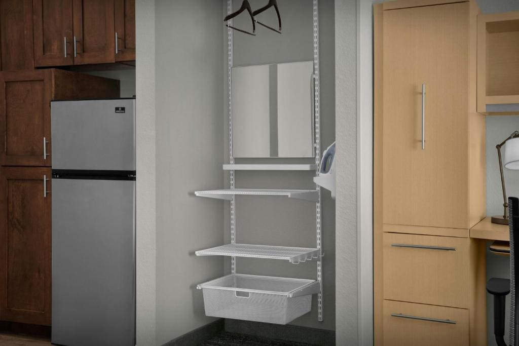 Studio Queen Suite with Sofa Bed and Tub - Mobility Accessible room - Image 1