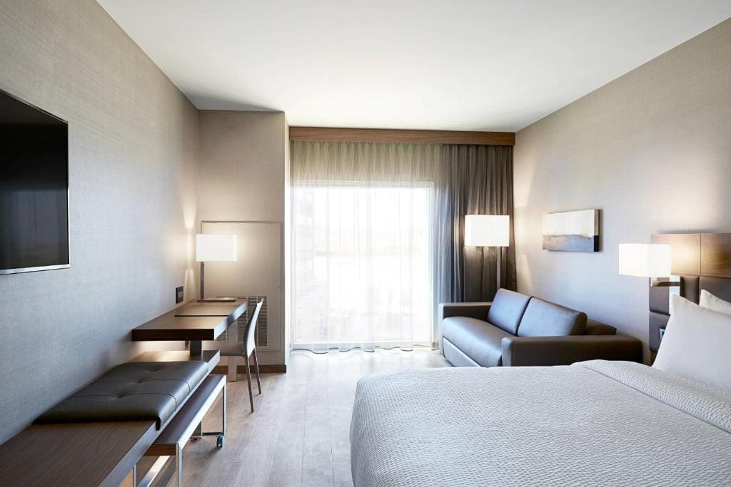 King Room with Sofa Bed room - Image 1