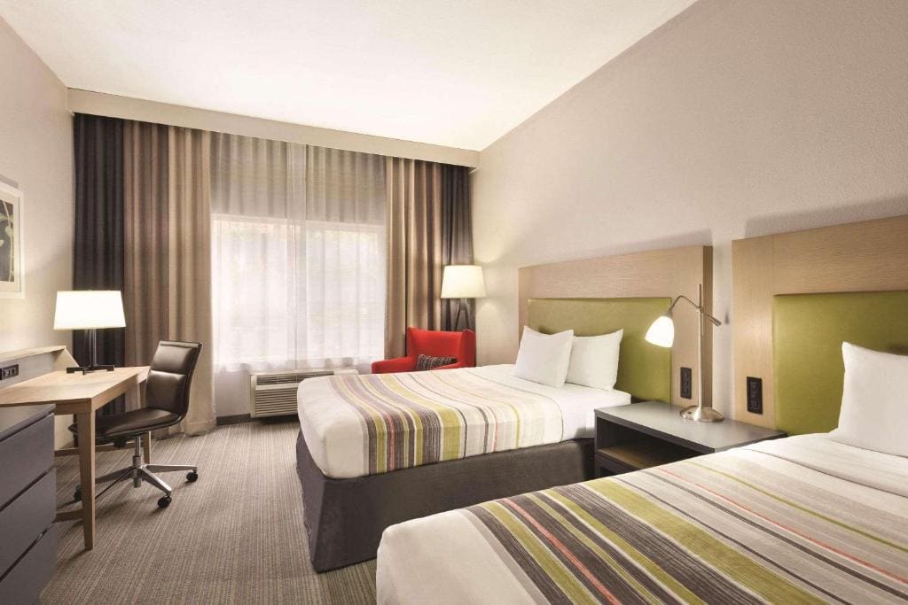 Queen Room with Two Queen Beds - Non-Smoking room - Image 1