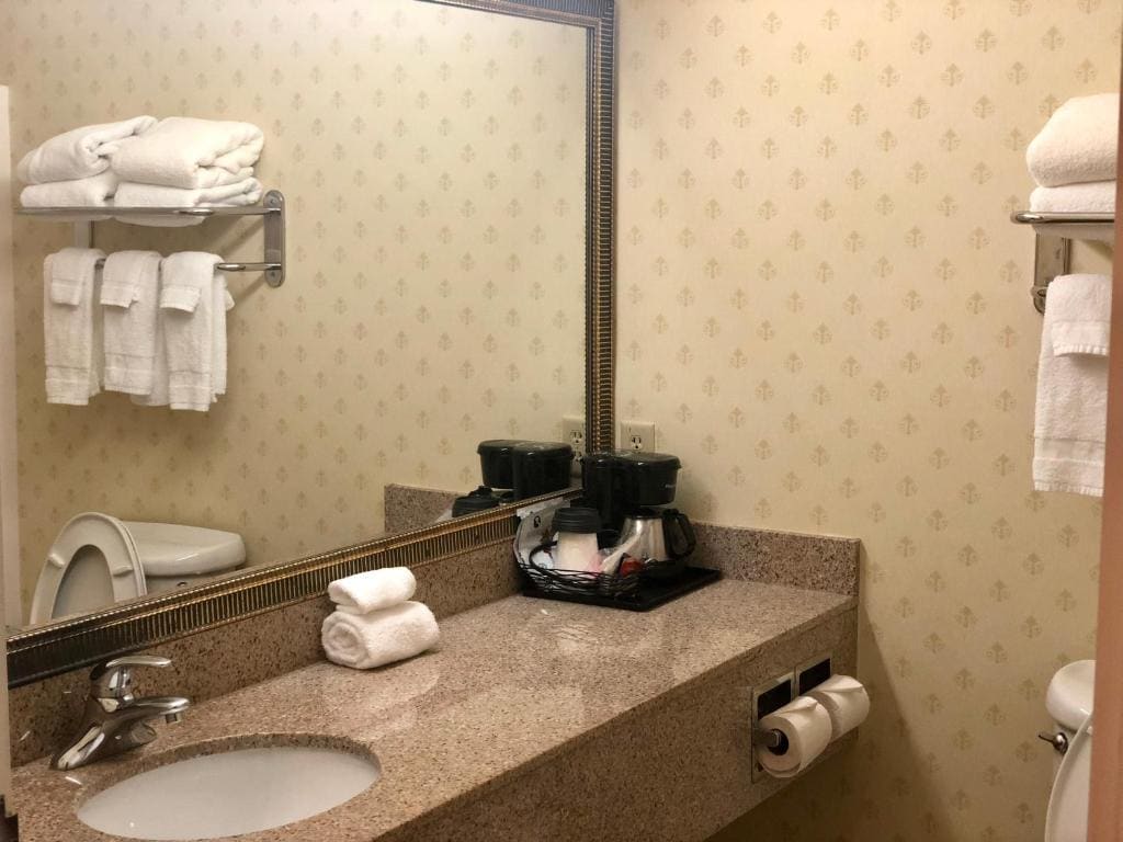 One-Bedroom King Suite with Sofa Bed room - Image 2