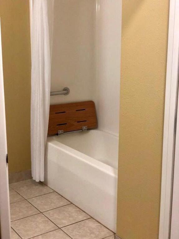 King Room Extended Stay - Disability Access/Non-Smoking room - Image 2