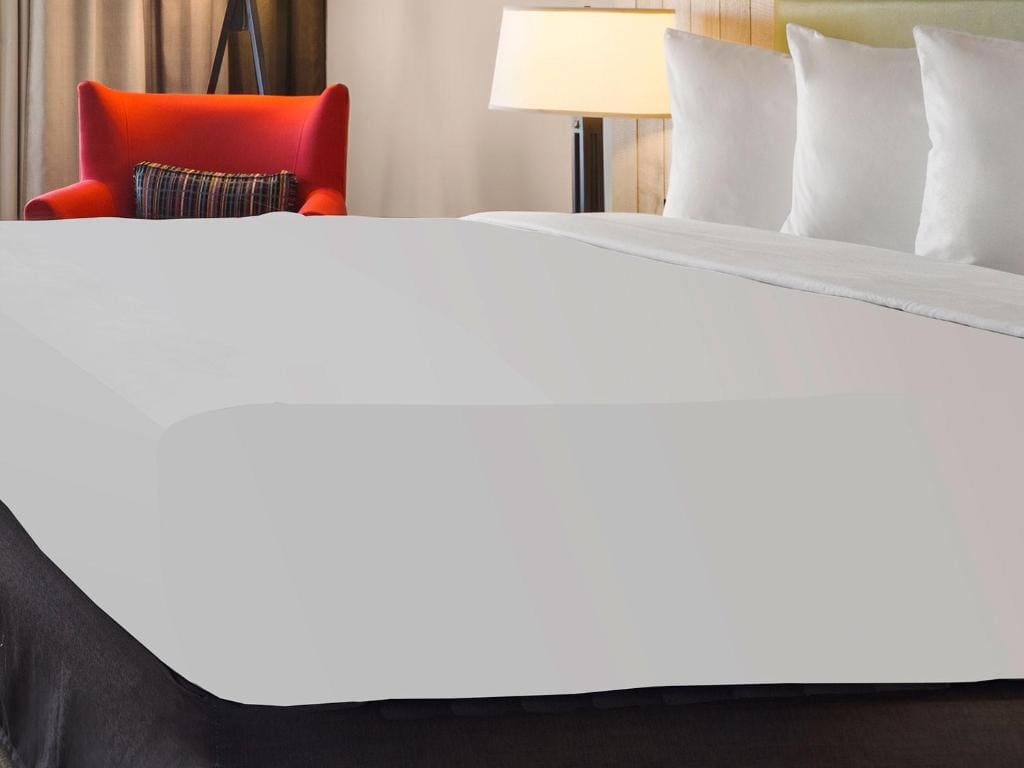 Standard Room with Two Queen Beds room - Image 2