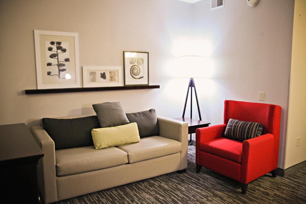 One-Bedroom King Suite with Sofa Bed room - Image 3