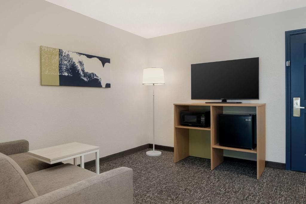 King Suite room - Image 3