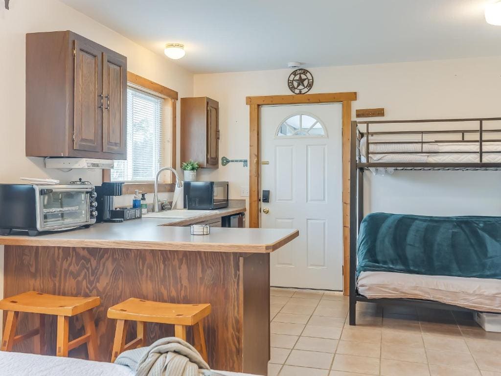 Deluxe Queen Studio room - Image 1