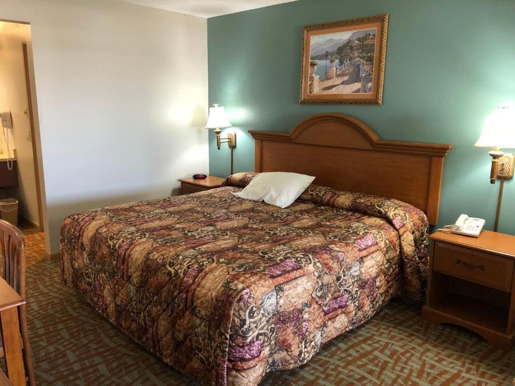 King Suite room - Image 2