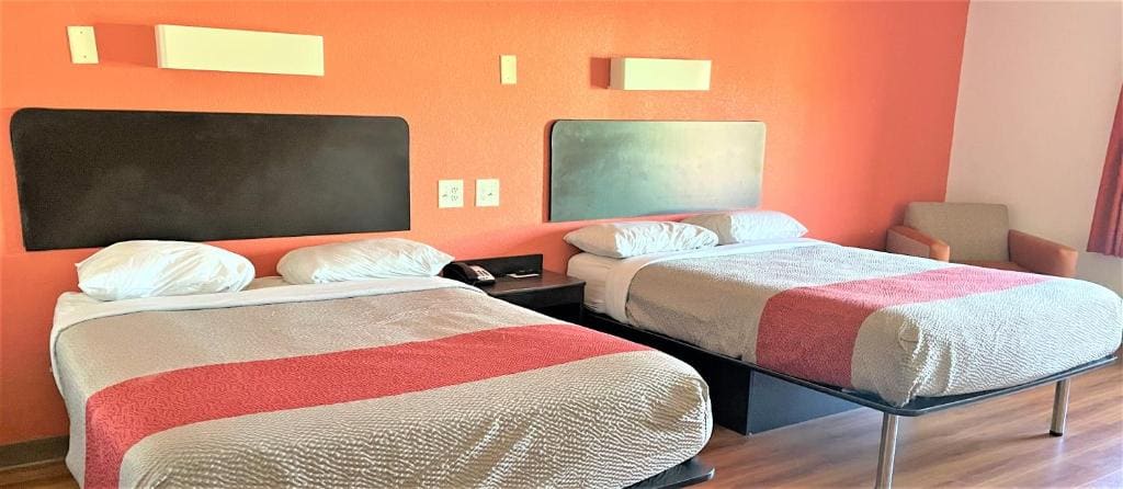 King Room - Non-Smoking room - Image 3