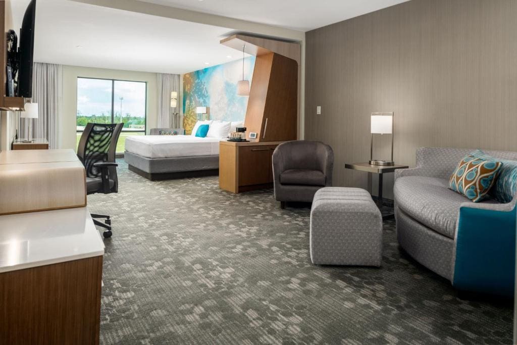 Larger Deluxe King Room with Sofa Bed room - Image 1