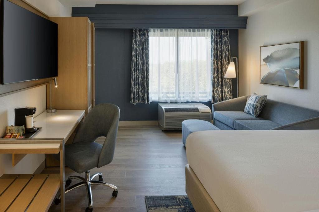 King Room with Sofa Bed room - Image 3
