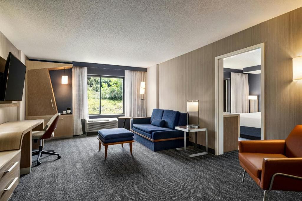 One-Bedroom King Suite with Sofa Bed room - Image 2