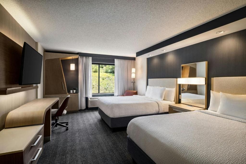 Queen Room with Two Queen Beds room - Image 1