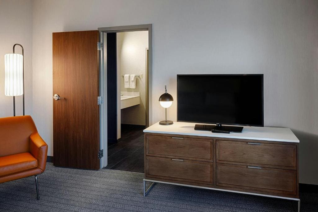 One-Bedroom King Suite with Sofa Bed room - Image 3