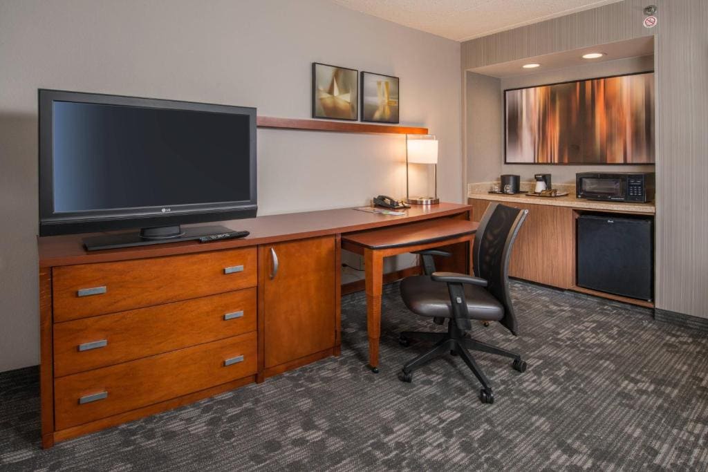 One-Bedroom King Suite with Sofa Bed room - Image 3