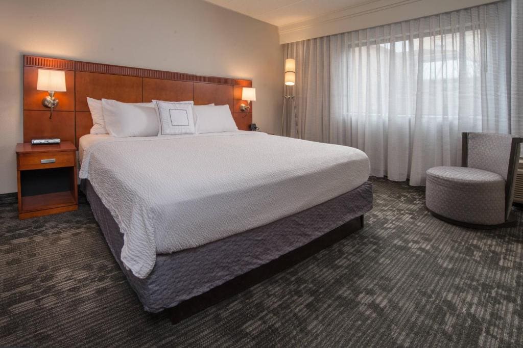 One-Bedroom King Suite with Sofa Bed room - Image 1