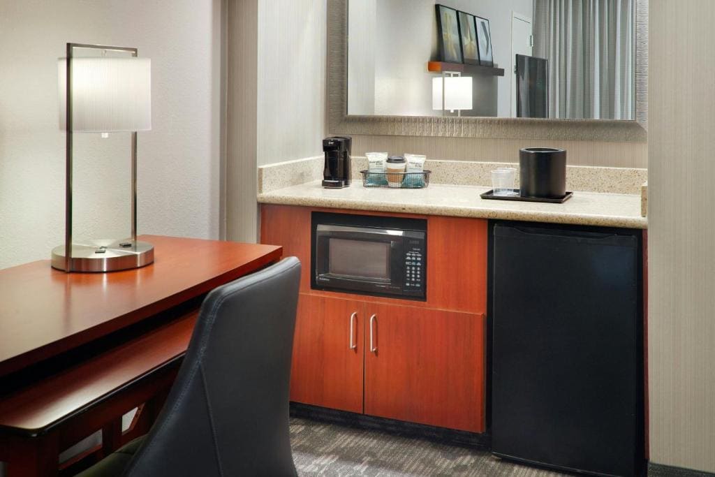 1 Bedroom Suite, 2 Double, Sofa bed, Balcony room - Image 2