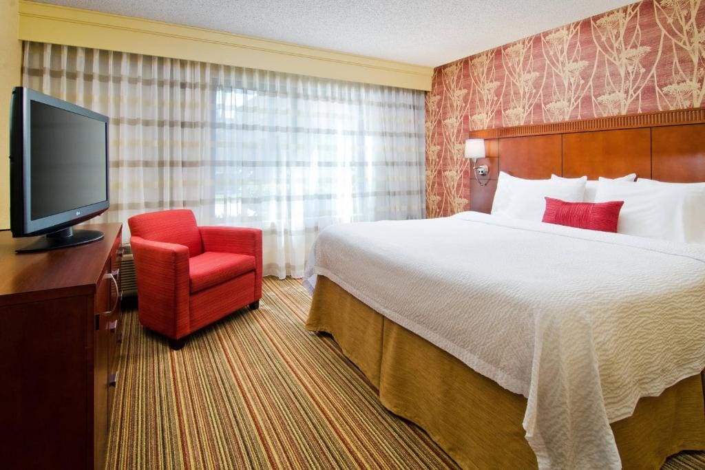 One-Bedroom King Suite room - Image 1