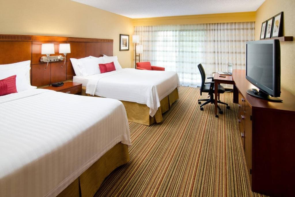 Double Room with Two Double Beds room - Image 3