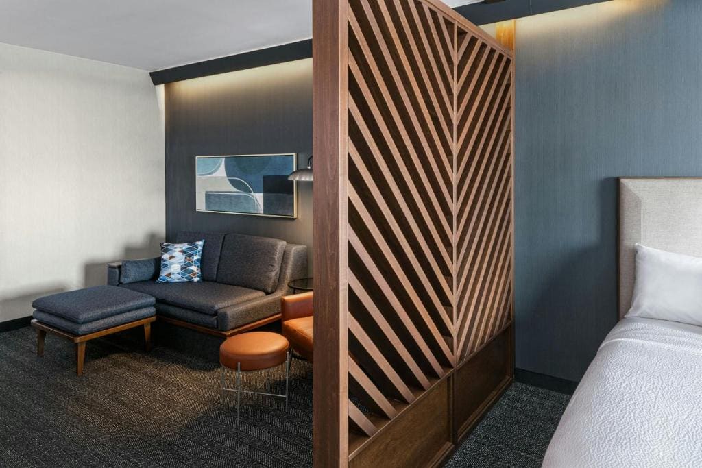 Queen Room with Two Queen Beds, River View and Sofa Bed room - Image 2