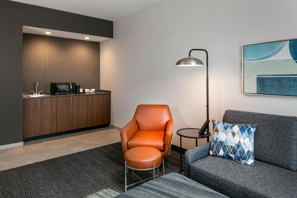 One-Bedroom King Suite with Sofa Bed room - Image 1
