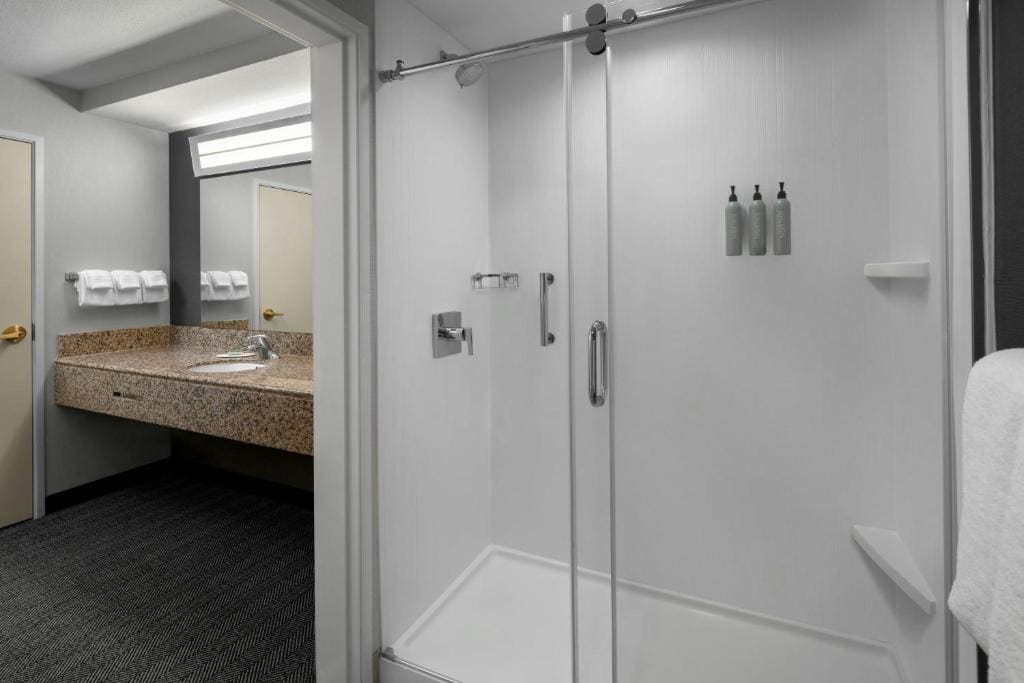 One-Bedroom King Suite with Sofa Bed room - Image 3