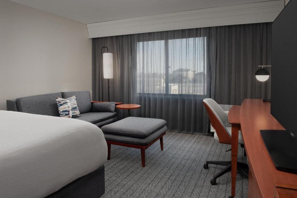 King Room with Sofa Bed room - Image 2