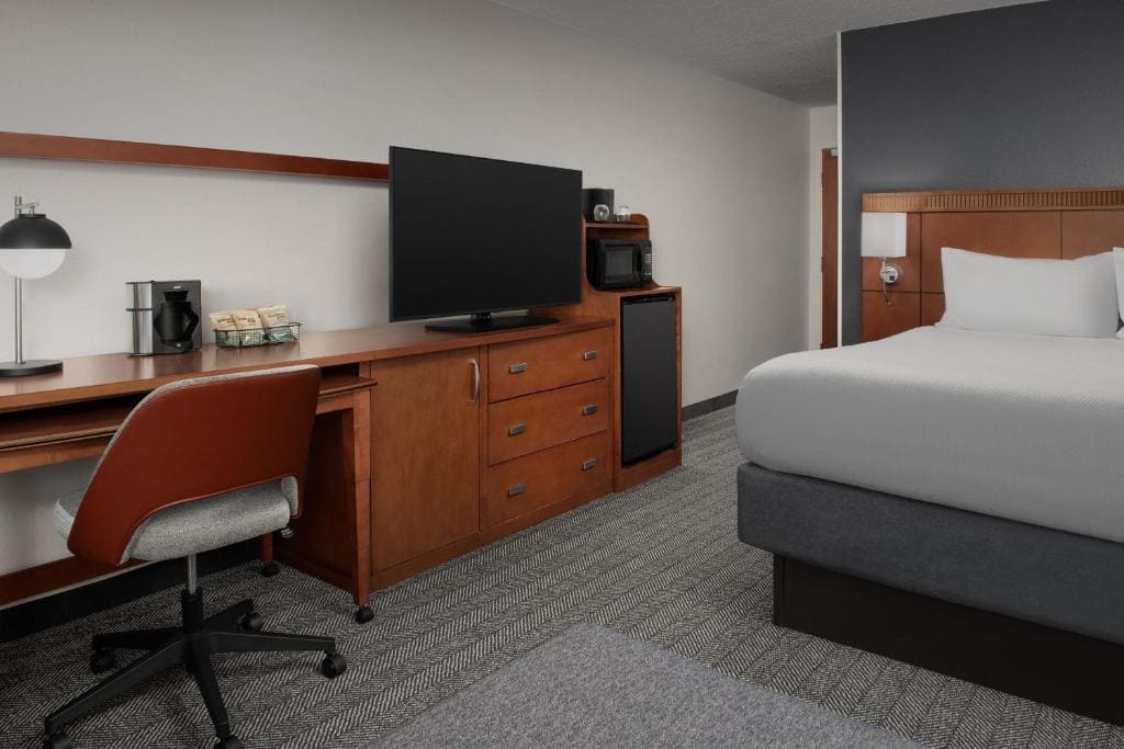 King Room with Sofa Bed room - Image 3