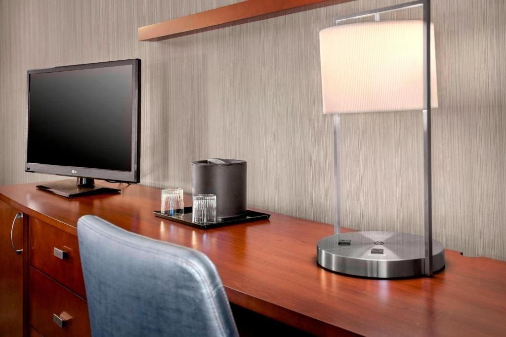One-Bedroom King Suite with Sofa Bed room - Image 3