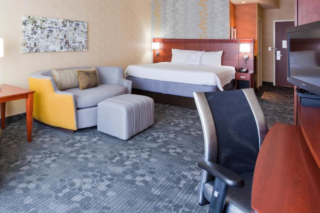 King Room with Sofa Bed room - Image 1