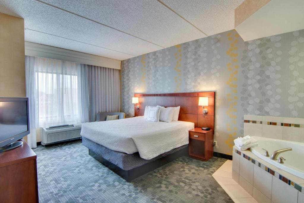 One-Bedroom King Suite with Sofa Bed room - Image 1
