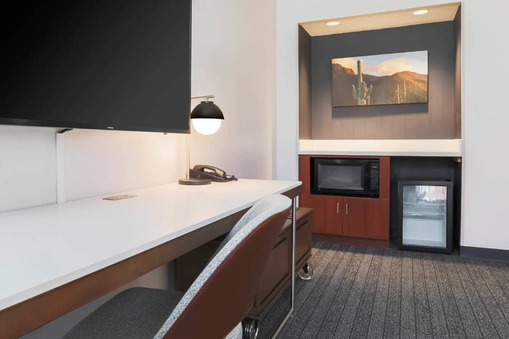 King Suite room - Image 3