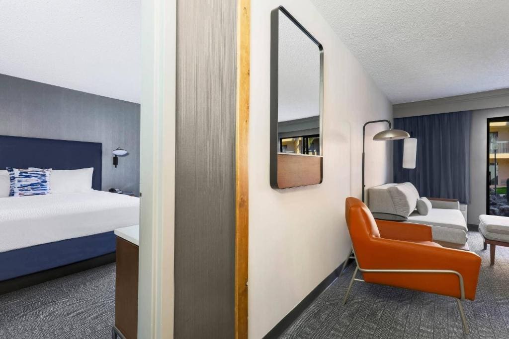 King Suite room - Image 2