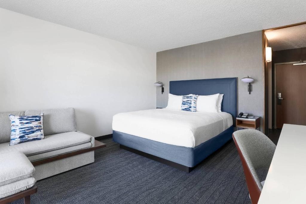 King Room with Sofa Bed room - Image 1