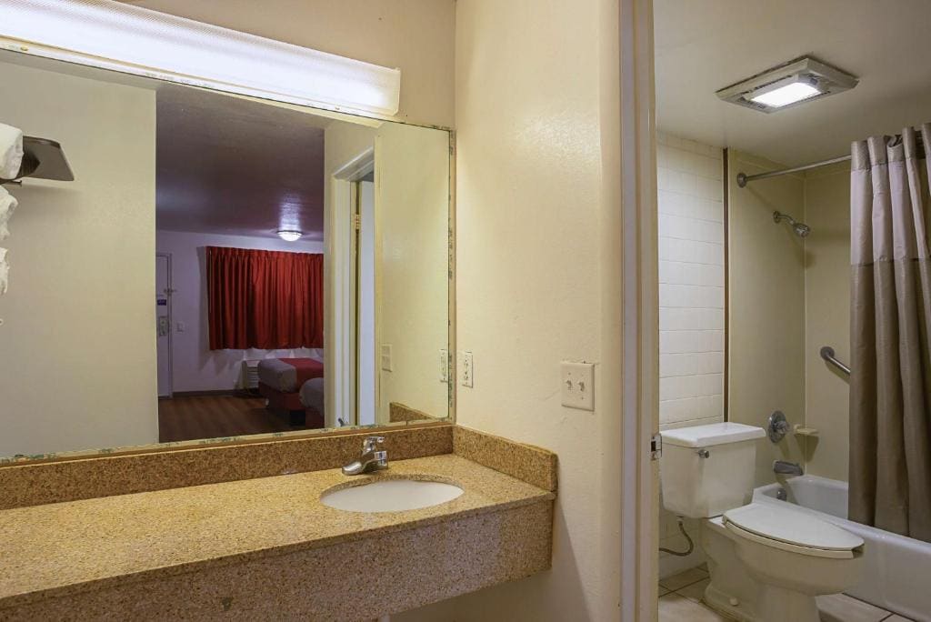 Deluxe Quadruple Room - Non-Smoking room - Image 3