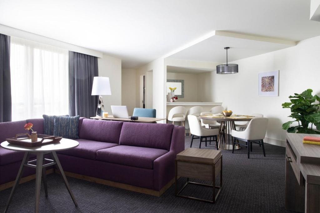 One-Bedroom Suite room - Image 3