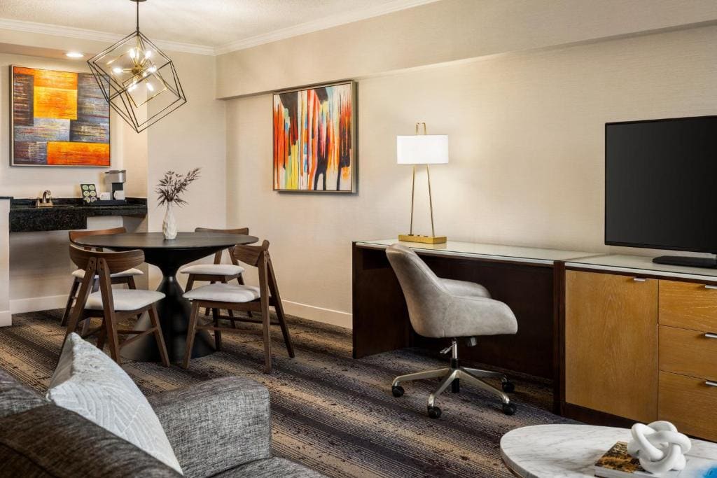Junior King Suite room - Image 2