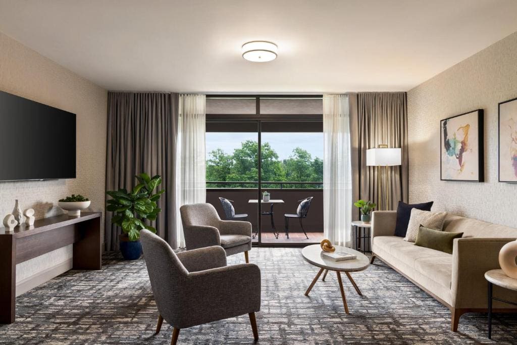 Presidential King Suite room - Image 3