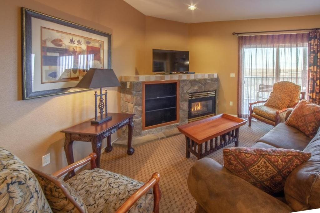 Two-Bedroom Villa room - Image 2