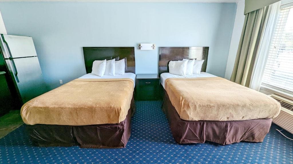 Double Room with Two Double Beds - Non-Smoking room - Image 2